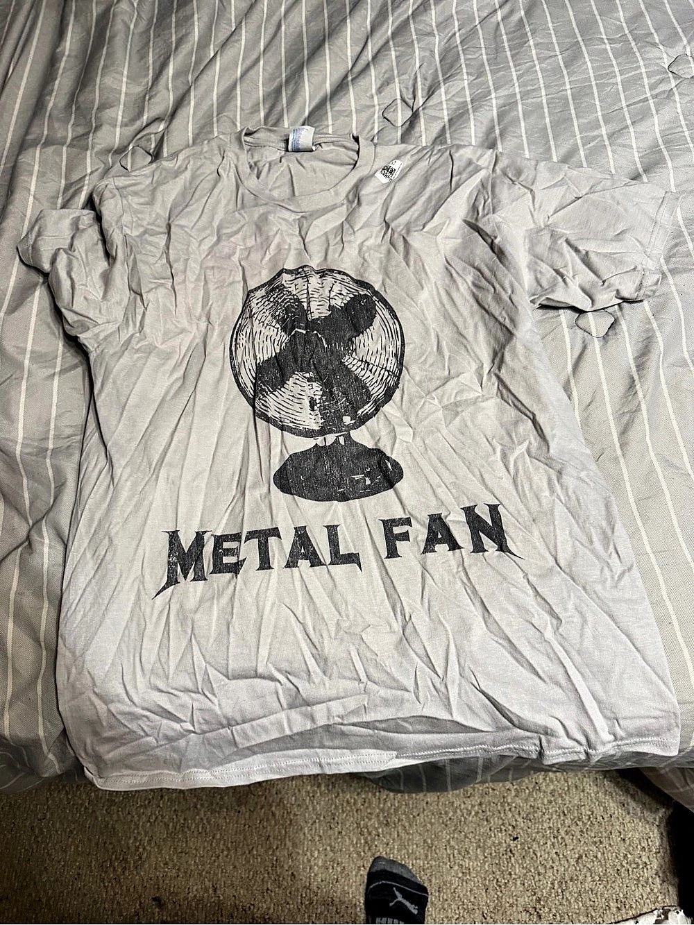 I'm a Huge Metal Fan Graphic Tee in Gray